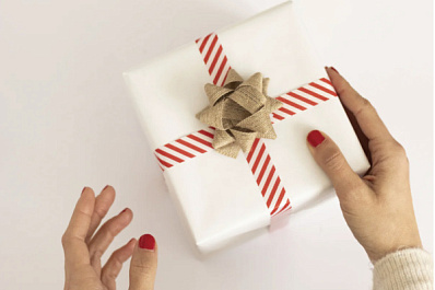 Дареному коню в зубы смотрят: можно ли вернуть подарок в магазин?