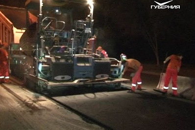На Стара-Загоре в Самаре укладывают верхний слой высокопрочного асфальта