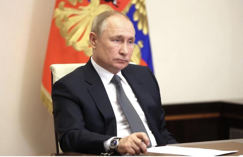 Владимир Путин подписал закон о пожизненном заключении педофилов