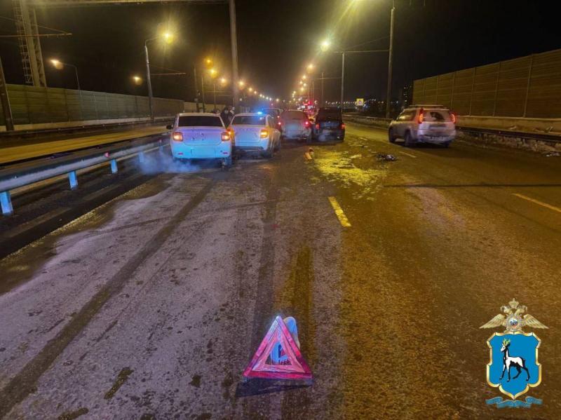 В Самаре на Фрунзенском мосту произошло массовое ДТП