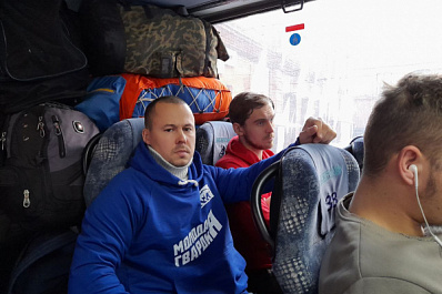 На Донбасс отправился 27-й сводный волонтерский отряд "Молодой гвардии Единой России" и "Волонтерской роты"