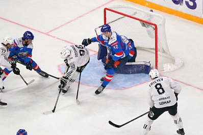 Хоккеисты тольяттинской "Лады" провели юбилейные матчи 