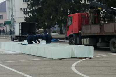 Жигулевск украсят ледяными скульптурами Деда Мороза и Снегурочки