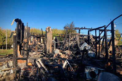 В Безенчукском районе вспыхнул частный дом на 80 "квадратах"