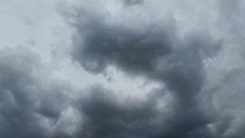 Жители Самарской области делятся фотографиями надвигающейся грозы