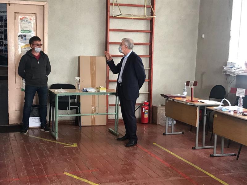 Легитимно и безопасно: участки для голосования открылись в Ставропольском районе