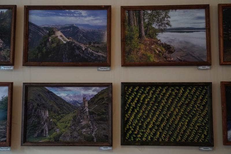 В Доме журналиста открылась выставка пейзажной фотографии