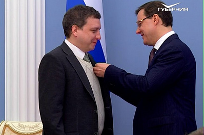 Дмитрий Азаров вручил госнаграды