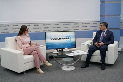 Первые классы, питание, допобразование: Виктор Акопьян ответил на вопросы жителей региона в проекте "Объясняем.РФ"