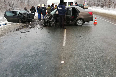 В Самарской области в страшной аварии погибли два человека