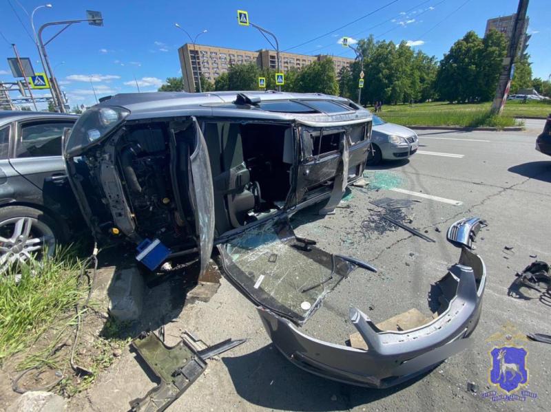 В Самарской области 23 мая в аварии пострадали водители Opel и Audi