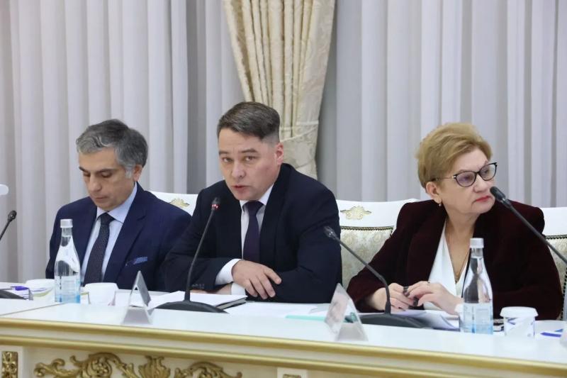 Вячеслав Федорищев поручил повысить удобство оказания самарцам медицинских услуг 