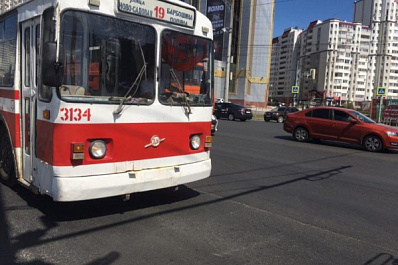 Бракованные контактные угольные вставки стали причиной частых поломок троллейбусов в Самаре
