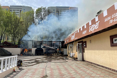 В Тольятти на Спортивной загорелось кафе
