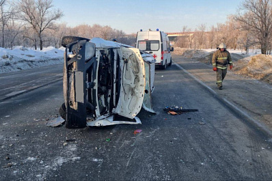 В Самарской области на трассе M5 "Урал" опрокинулся "Ларгус"