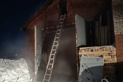 В ночь на 24 января в Кинельском районе горел цех по деревообработке