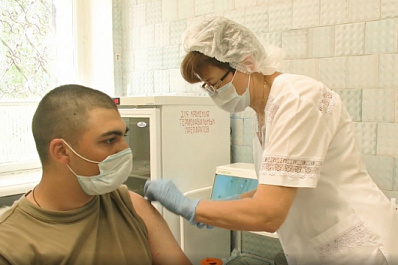 В Поволжье более 3,5 тыс. военных прошли ревакцинацию против COVID-19