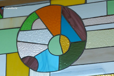 В Самаре детей с ограниченными возможностями здоровья учат делать витражи