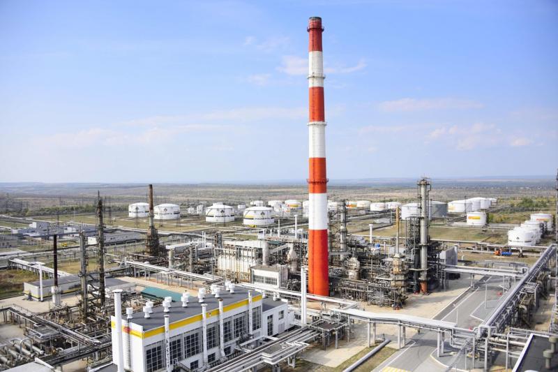 Сызранский НПЗ за 80 лет работы поставил потребителям миллионы тонн нефтепродуктов