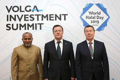 Дмитрий Азаров обсудил вопросы мировой экономики с представителями власти и бизнеса