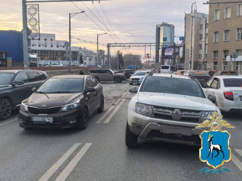 Пострадало 5 авто: стали известны подробности аварии на Московском шоссе у "Скалы" в Самаре