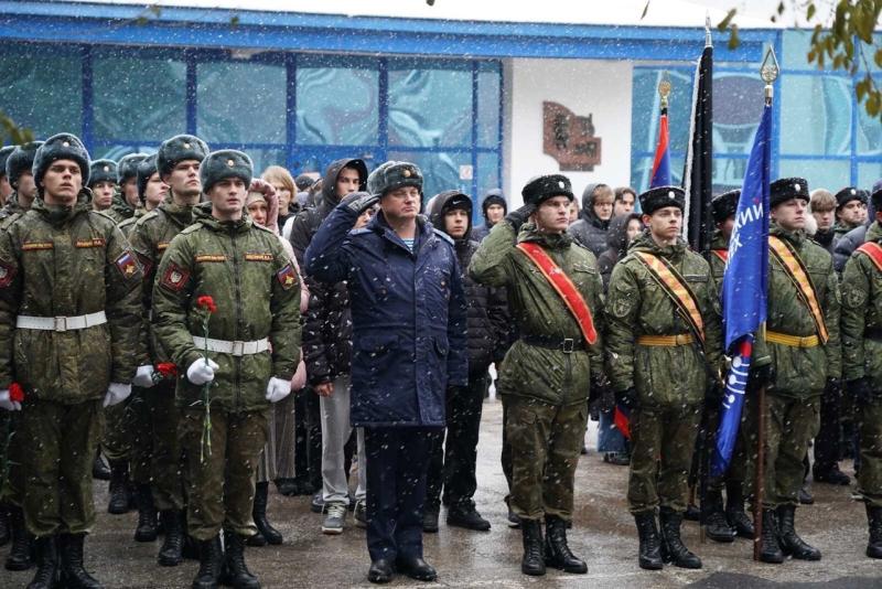 В Самаре открыли памятник участникам СВО