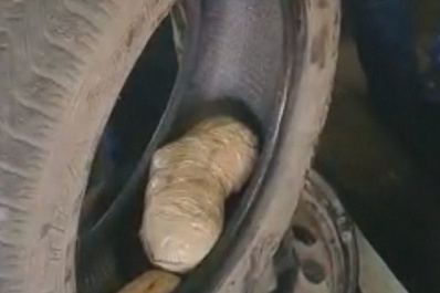 В шиномонтажной мастерской Самары в колесе легковушки нашли 2 кг героина
