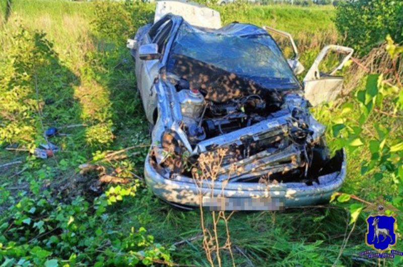 В Самарской области ночью на трассе водитель без прав вылетел в кювет