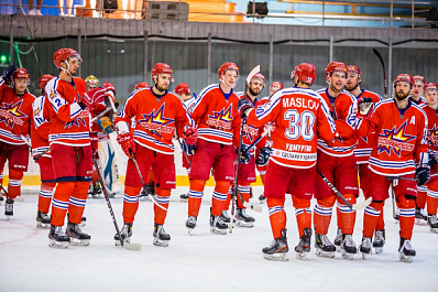 Ижевские "сталевары" оказались сильнее самарских "летчиков" 