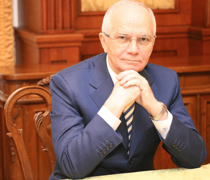 "Это придает бизнесу уверенность": сенатор Фарит Мухаметшин поблагодарил областное вещательное агентство за организацию и проведение "Достояния губернии"