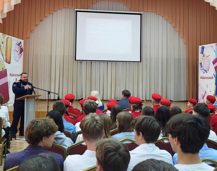 Проводят уроки памяти: школьникам напоминают историю легендарного парада в Куйбышеве 7 ноября