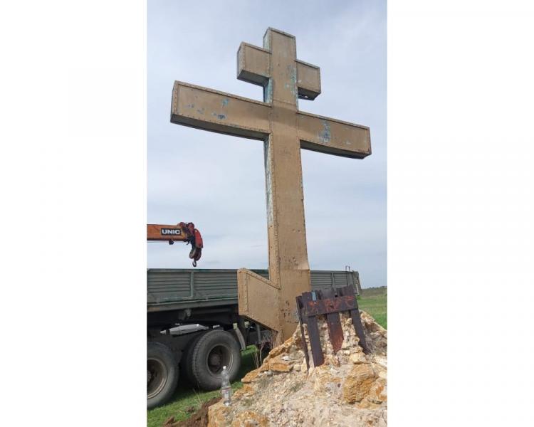 Знаменитый Ермаковский крест в Ставропольском районе забрали на реставрацию