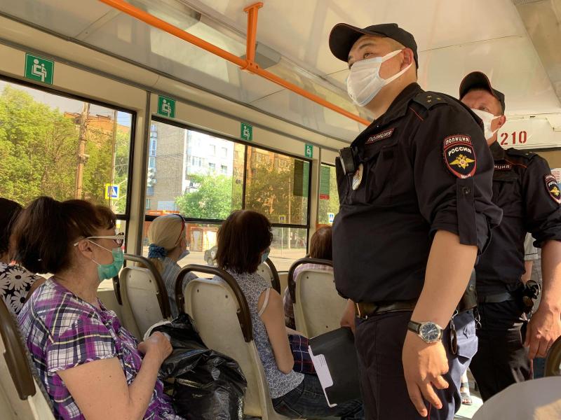 Пассажиров общественного транспорта Самары призвали носить маски в жару