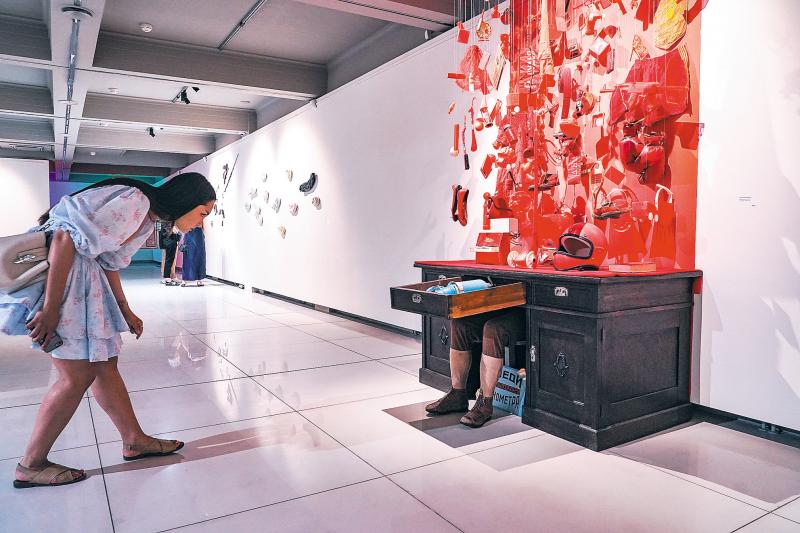 В галерее "Виктория" открылась выставка современного искусства Казани
