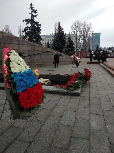 Виктор Кудряшов возложил цветы к Вечному огню