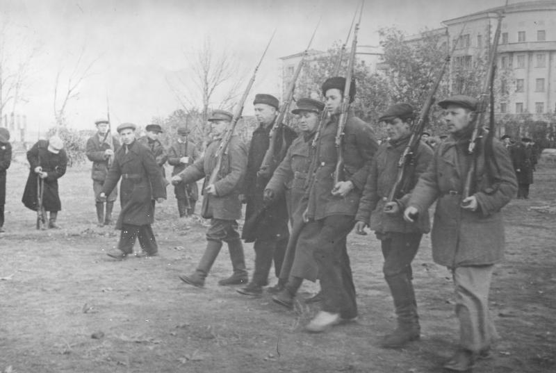 Приближая Победу. Товары по карточкам и немцы на стороне СССР: хроника жизни Куйбышева в феврале 1942-го и 1945-го