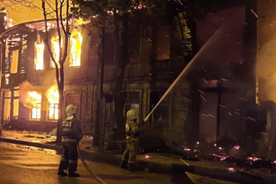 В центре Самары сгорели два многоквартирных дома на улице Арцыбушевской