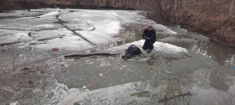 В Тольятти на льдине в затопленном карьере нашли тело женщины