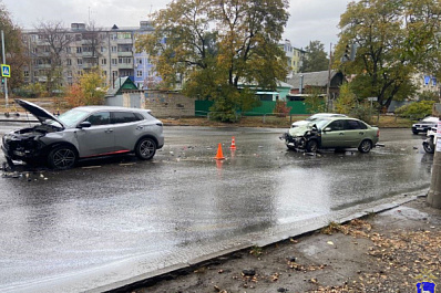 В Самаре в массовой аварии на улице Промышленности пострадали люди 16 октября