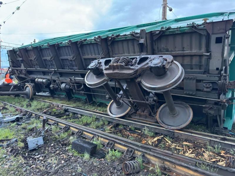 В Тольятти грузовой поезд сошел с рельсов