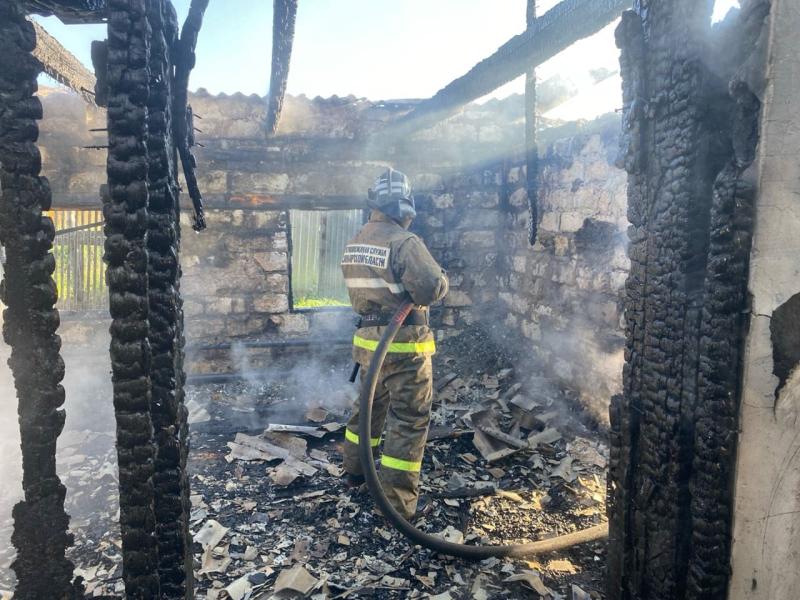 В Самарской области утром 12 мая сгорел черновой дом на 100 "квадратов"