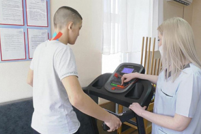 В Кинельском реабилитационном центре для детей и подростков с ОВЗ появился иппотренажер