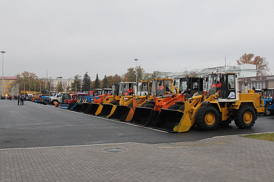 Почти 800 единиц техники будут очищать Самару от снега с наступлением холодов