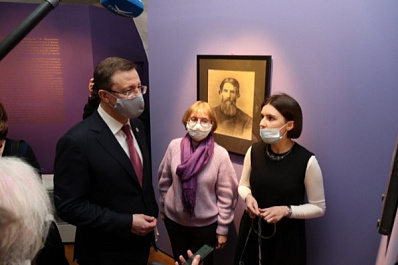 Дмитрий Азаров открыл всероссийскую выставку легендарного живописца Григория Журавлева