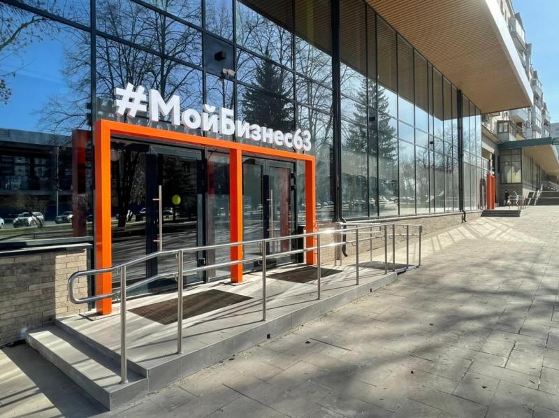 "Постараемся помочь каждому": Дмитрий Азаров рассказал о комплексных мерах поддержки предпринимателей