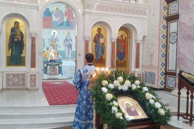 В храмах Самарской области проходят торжества в честь Казанской иконы Божией Матери и особый молебен