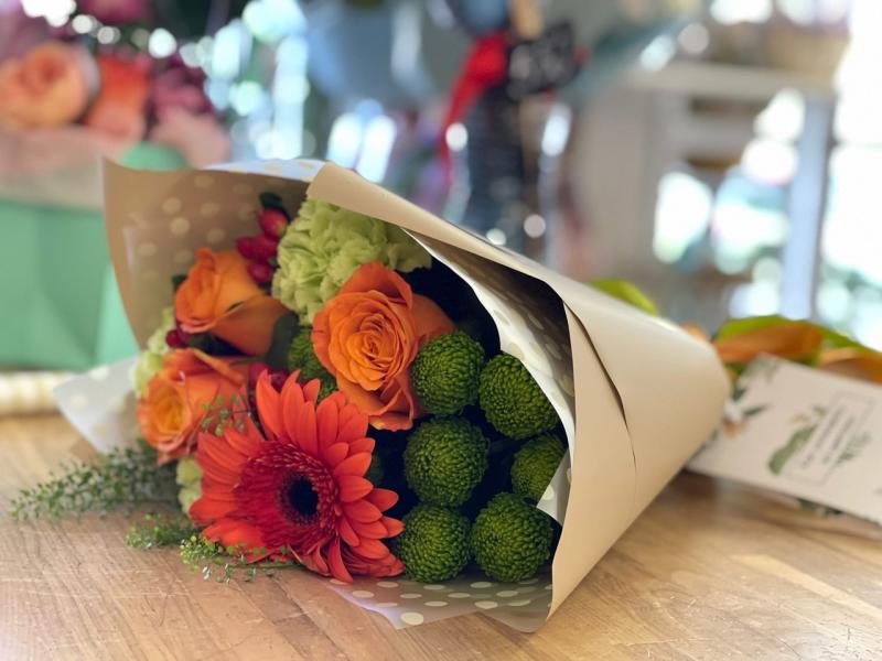 Без аспирина и водки: самарский флорист рассказала, как сохранить букеты и что подарить на 1 сентября