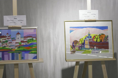 На выставке живописи в театре "СамАрт" представлено 20 картин, написанных людьми с ОВЗ