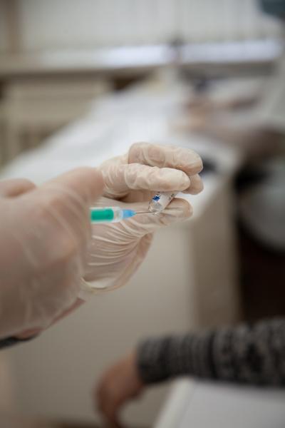 Вакцинация от коронавируса началась на крупнейшем предприятии Сызрани