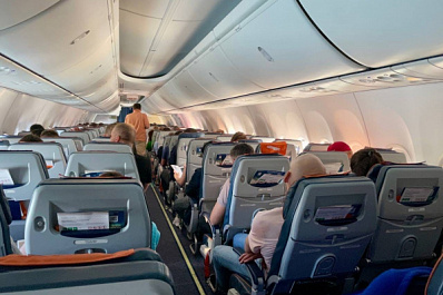 В Минздраве рассказали о состоянии пассажира, из-за которого в Самаре экстренно посадили самолет Москва - Орск